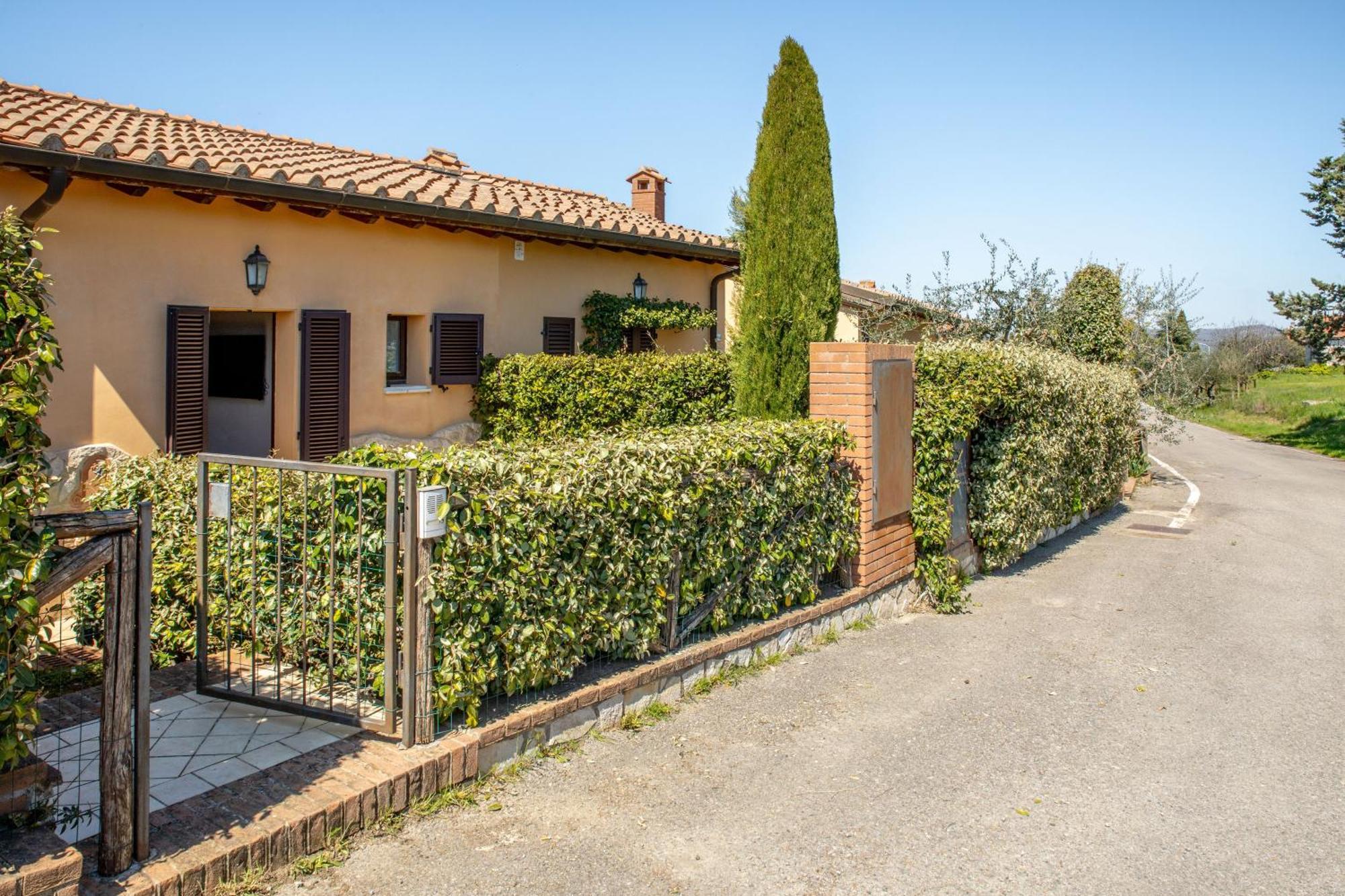Noi 2 Vacanze - Il Nido Di Gina Contignano Bagian luar foto